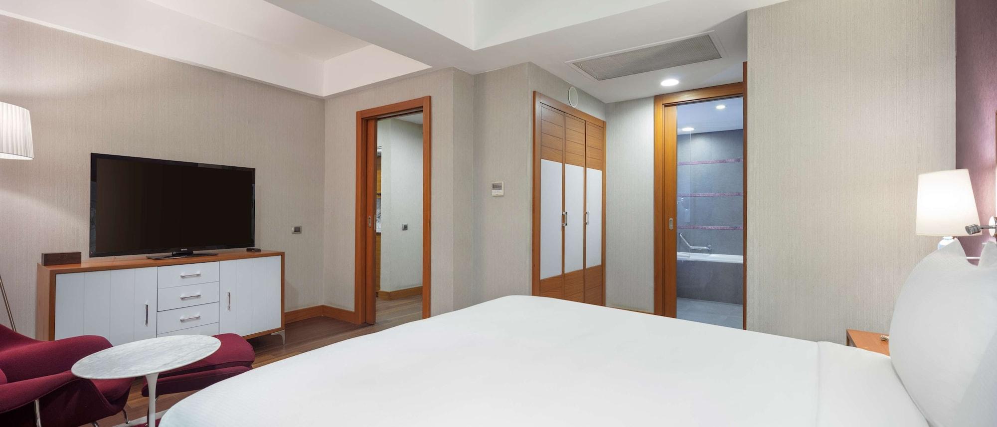 Doubletree By Hilton קוסדסי מראה חיצוני תמונה