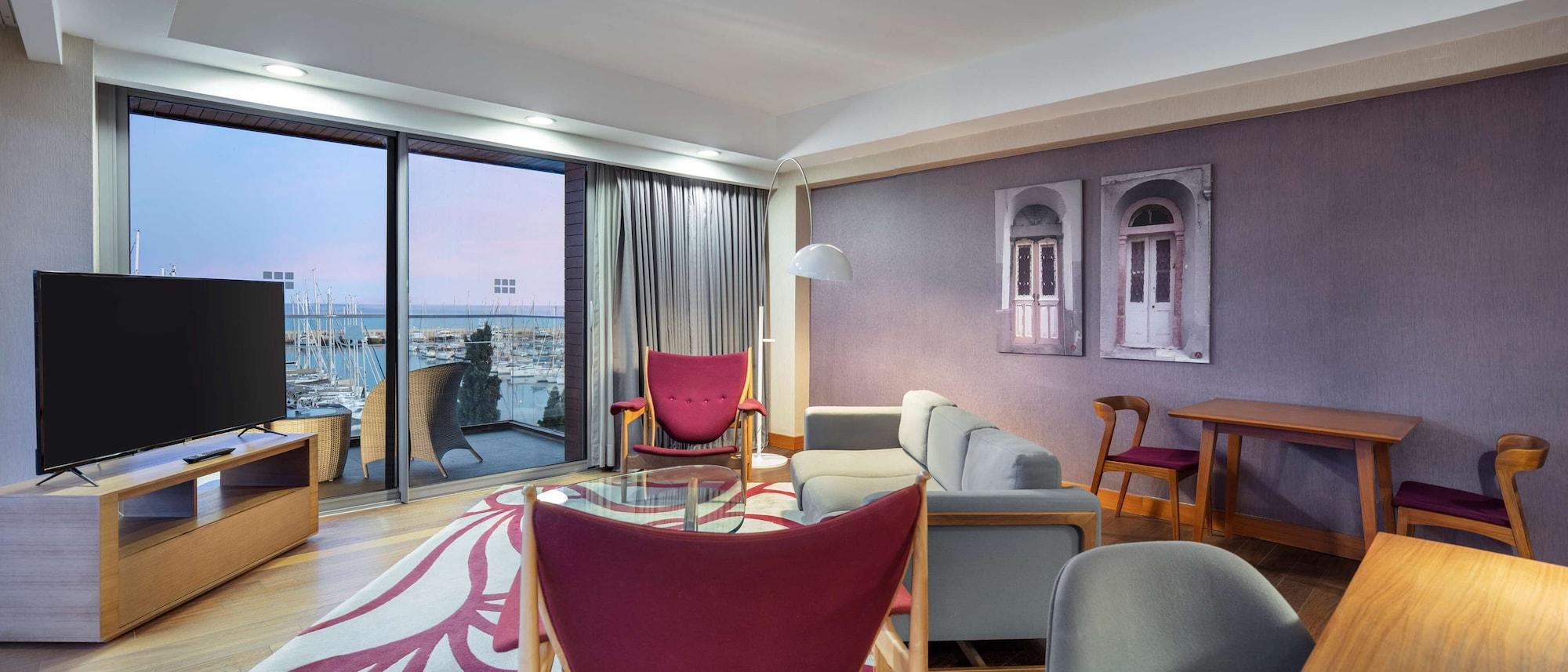 Doubletree By Hilton קוסדסי מראה חיצוני תמונה