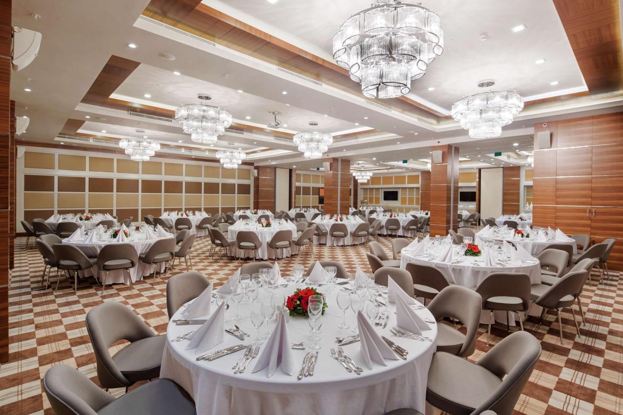 Doubletree By Hilton קוסדסי מראה חיצוני תמונה