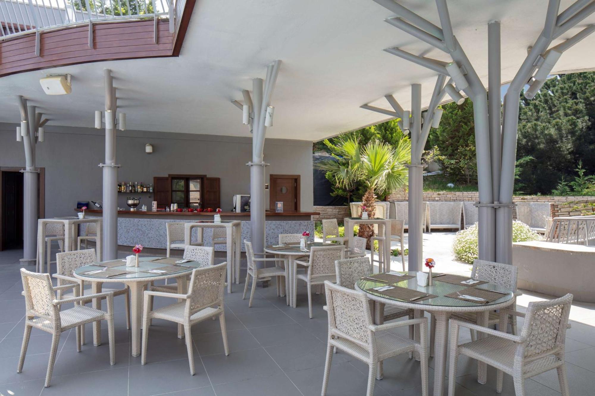 Doubletree By Hilton קוסדסי מראה חיצוני תמונה