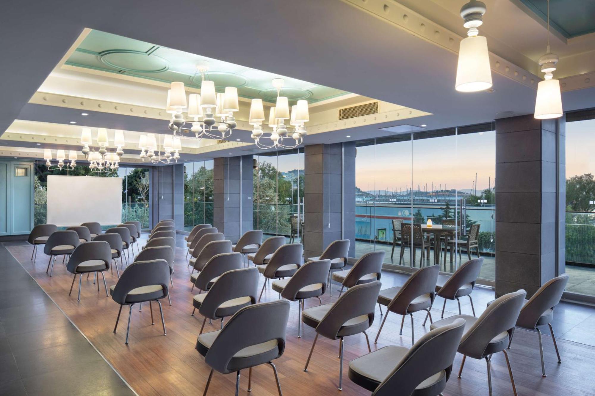 Doubletree By Hilton קוסדסי מראה חיצוני תמונה