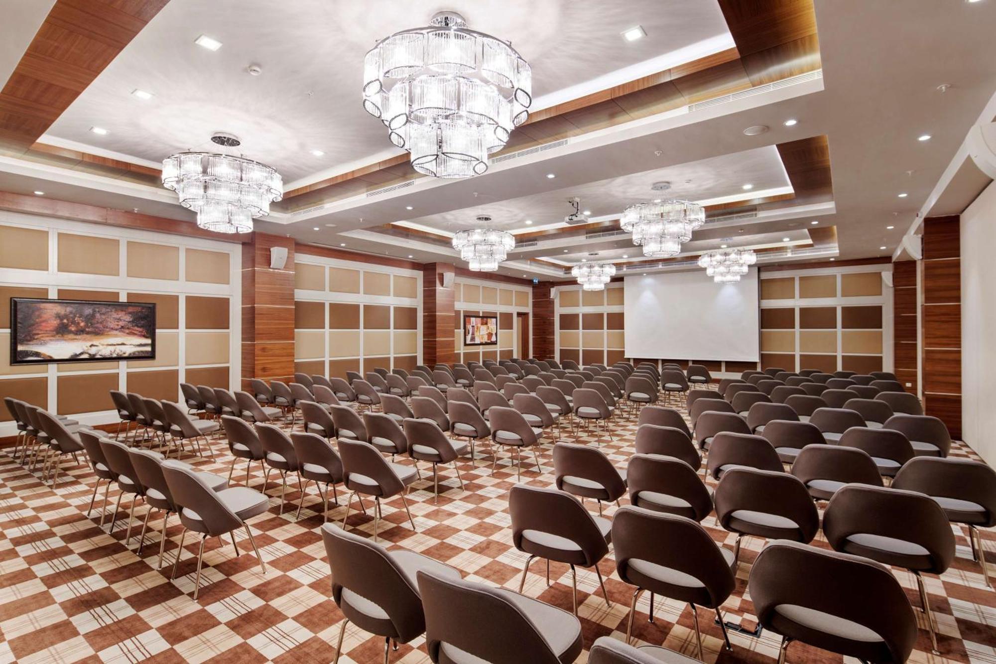 Doubletree By Hilton קוסדסי מראה חיצוני תמונה